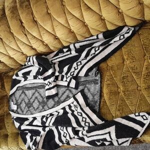 Reitmans Black and White Patterned Ruffled Cardigan